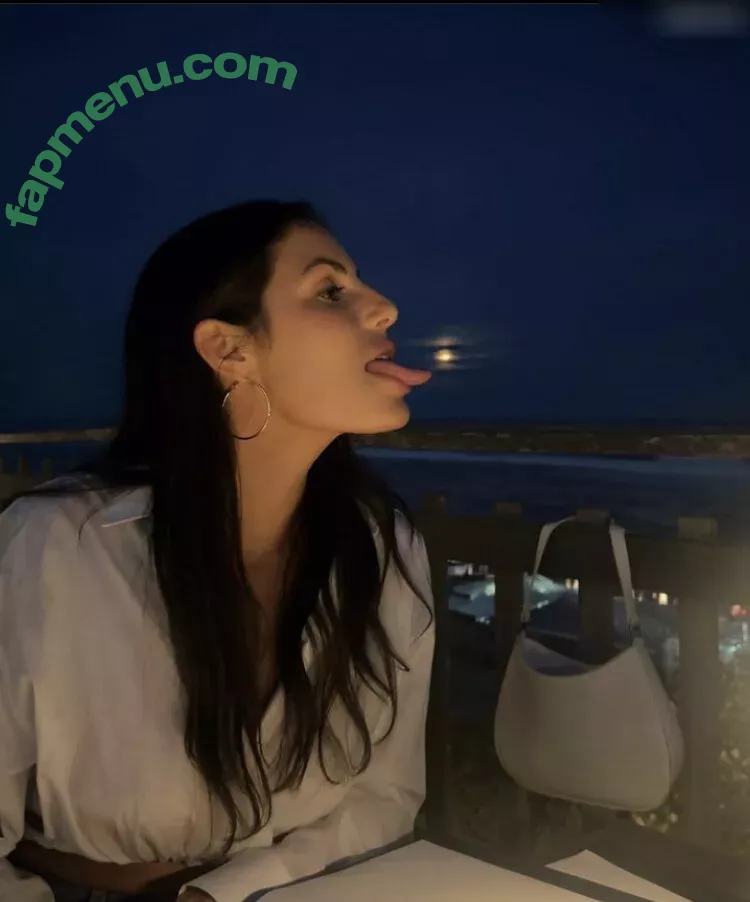 Elizabeth Gillies nude photo #0183 (ElizabethGilliesOfficial / LizGillies / lizgillz)