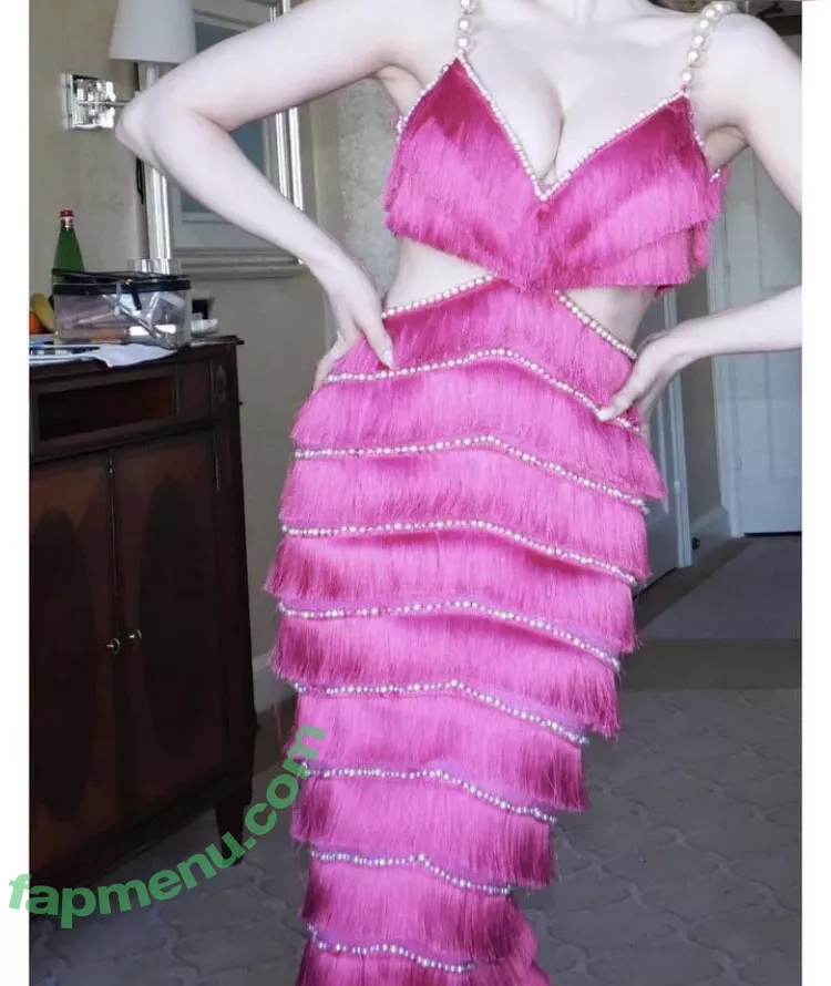 Elizabeth Gillies nude photo #0184 (ElizabethGilliesOfficial / LizGillies / lizgillz)