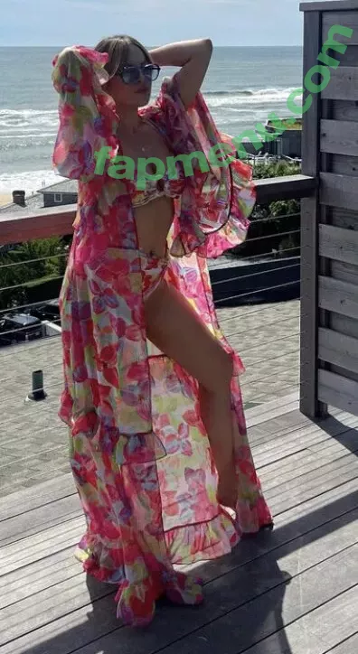 Elizabeth Gillies nude photo #0186 (ElizabethGilliesOfficial / LizGillies / lizgillz)