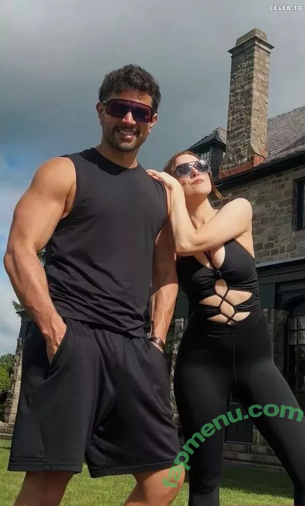 Elizabeth Gillies nude photo #0189 (ElizabethGilliesOfficial / LizGillies / lizgillz)