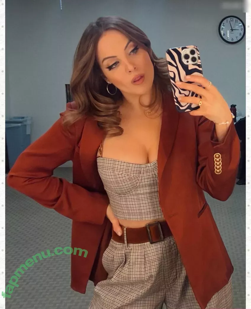 Elizabeth Gillies nude photo #0223 (ElizabethGilliesOfficial / LizGillies / lizgillz)