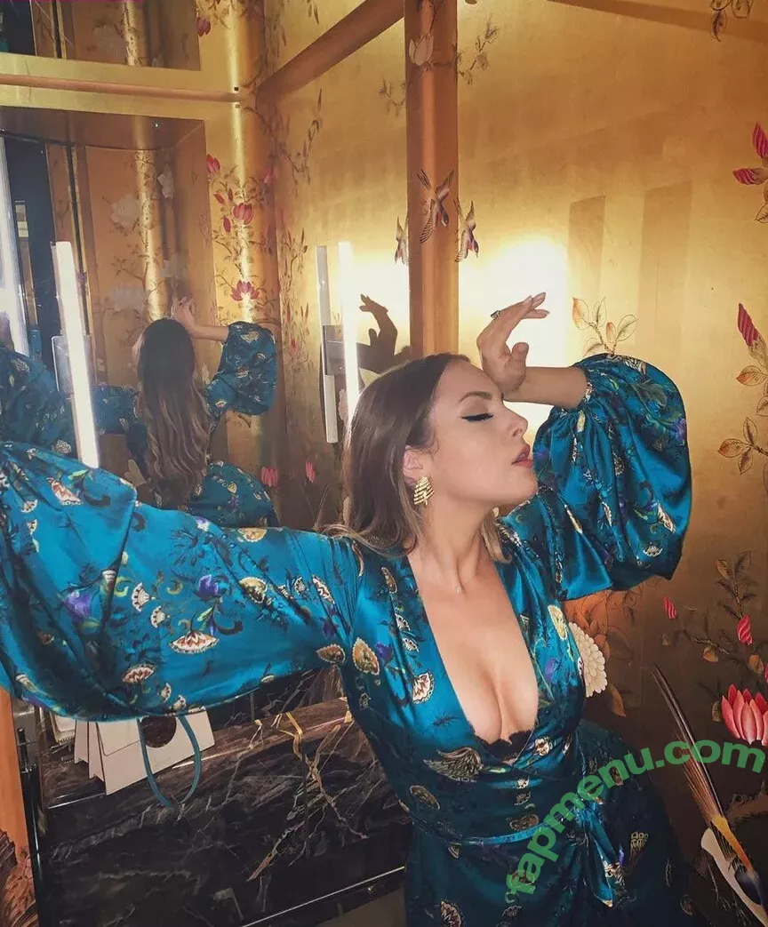 Elizabeth Gillies nude photo #0251 (ElizabethGilliesOfficial / LizGillies / lizgillz)