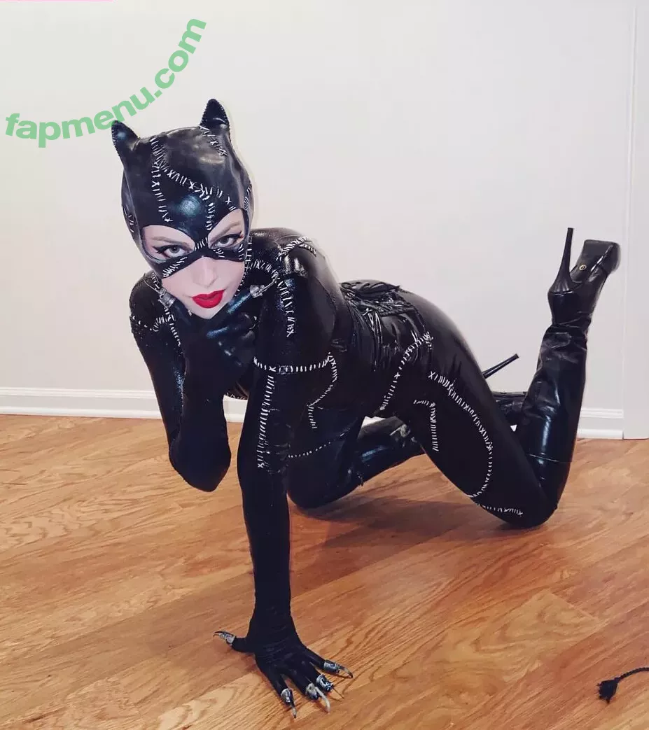 Elizabeth Gillies nude photo #0255 (ElizabethGilliesOfficial / LizGillies / lizgillz)