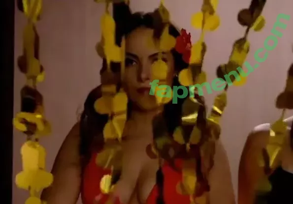 Elizabeth Gillies nude photo #0291 (lizgillz)