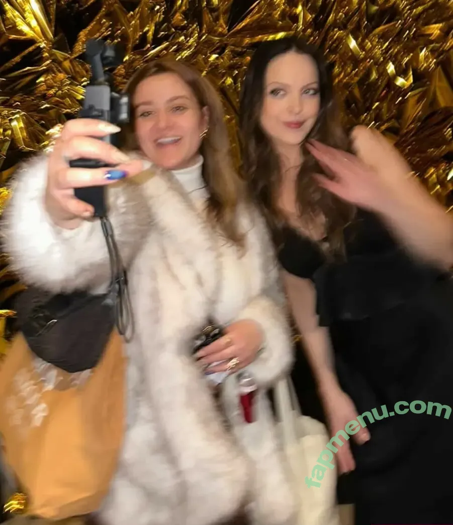 Elizabeth Gillies nude photo #0666 (lizgillz)