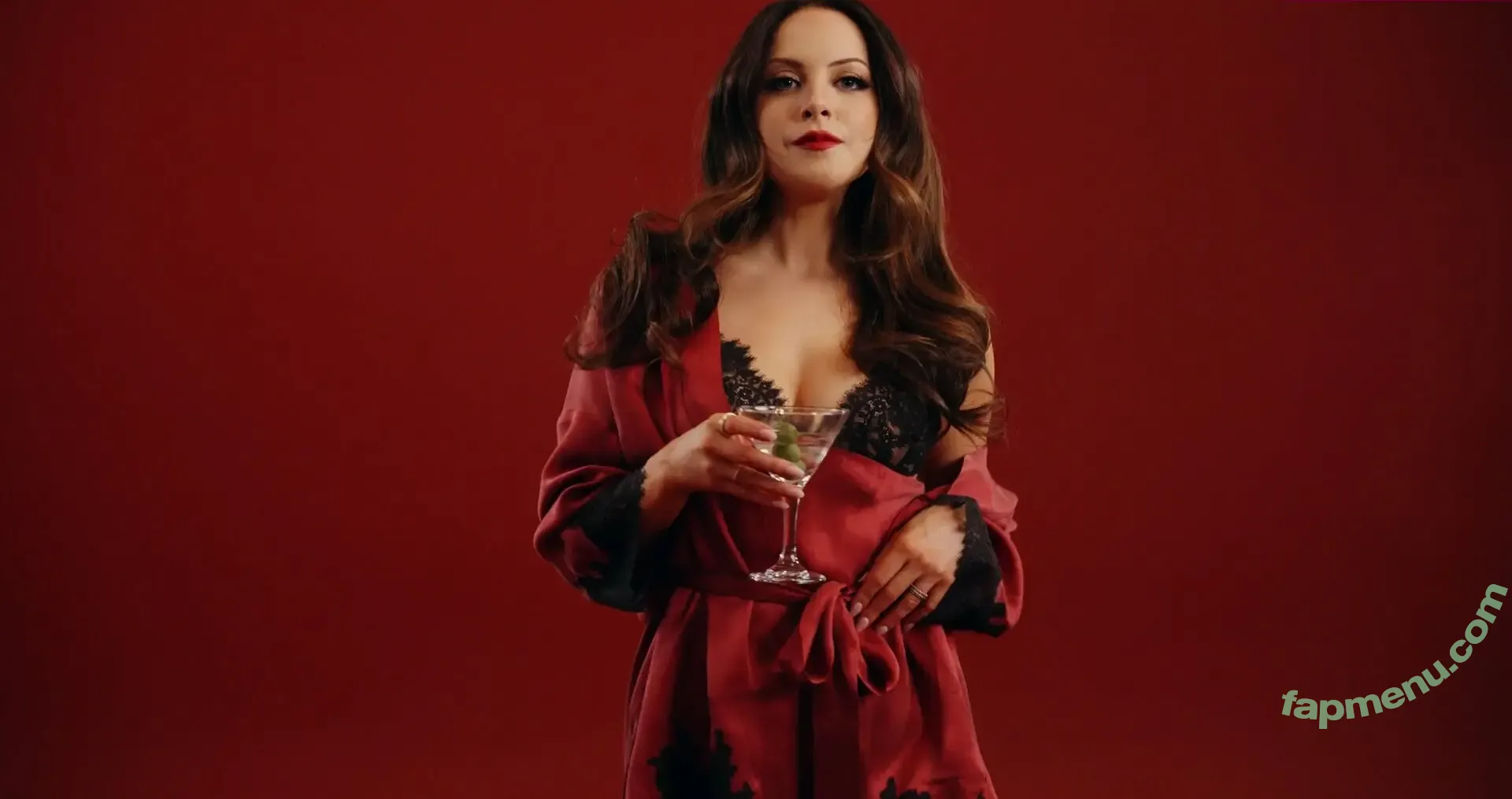 Elizabeth Gillies nude photo #0731 (ElizabethGilliesOfficial / LizGillies / lizgillz)