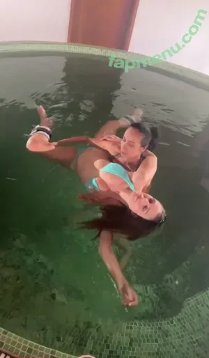 Elizabeth Hurley / elizabethhurley1 nude photo #0804