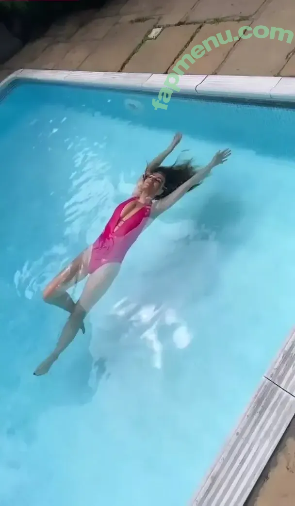 Elizabeth Hurley nude photo #0714 (elizabethhurley1)