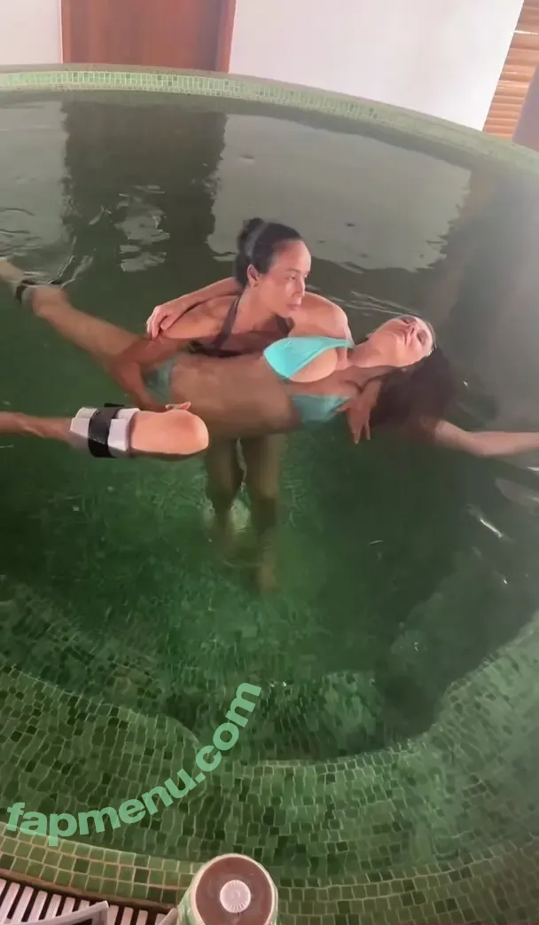 Elizabeth Hurley nude photo #0796 (elizabethhurley1)