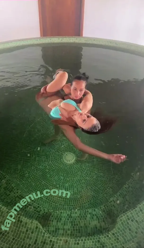 Elizabeth Hurley nude photo #0802 (elizabethhurley1)