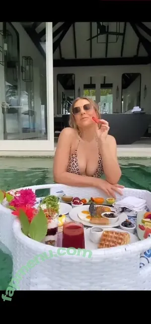 Elizabeth Hurley / elizabethhurley1 nude photo #1039