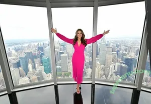 Elizabeth Hurley / elizabethhurley1 nude photo #1159