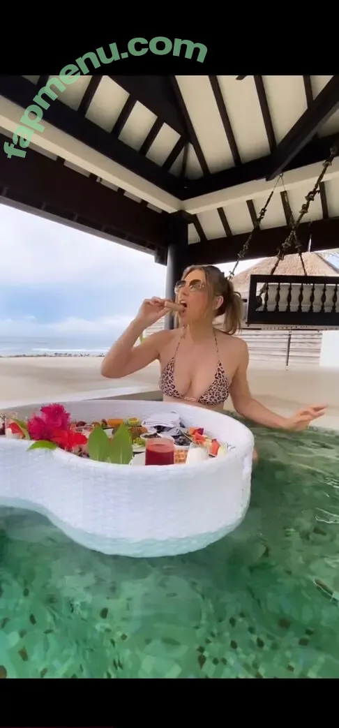 Elizabeth Hurley nude photo #1040 (elizabethhurley1)