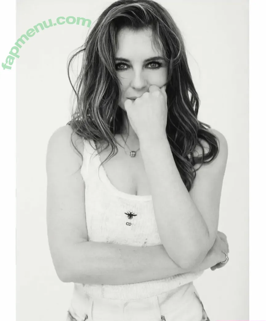 Elizabeth Hurley nude photo #1071 (elizabethhurley1)