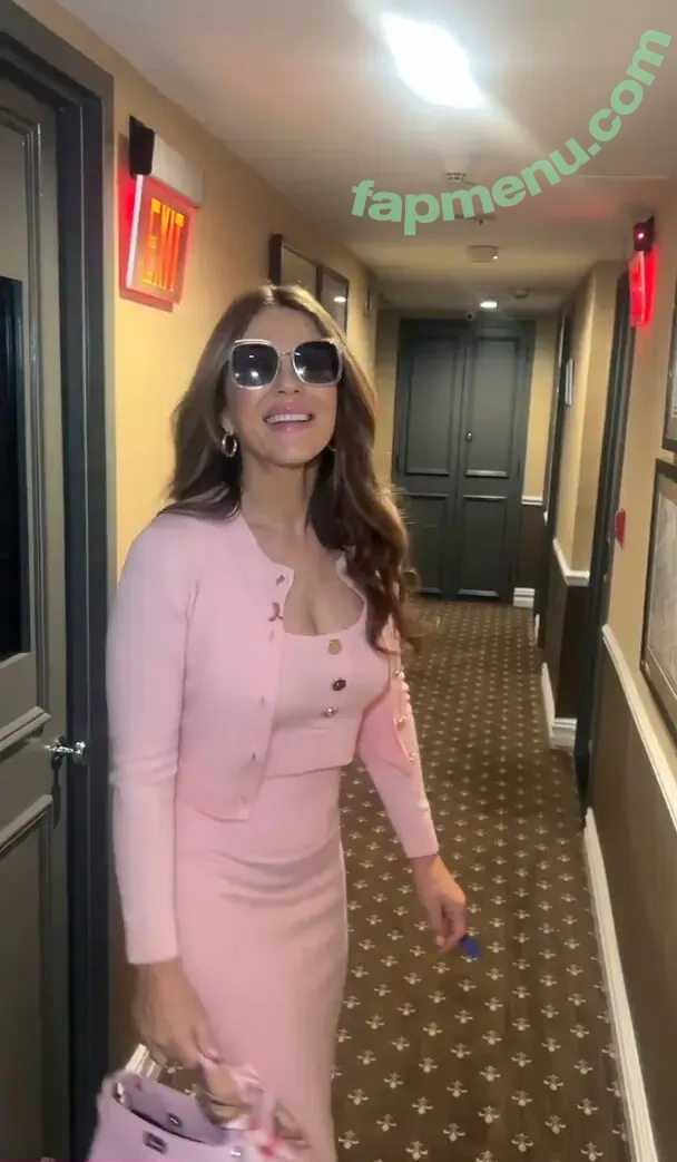 Elizabeth Hurley nude photo #1180 (elizabethhurley1)