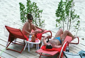 Elizabeth Jane Hurley / ElizabethHurley / elizabethhurleybeach nude photo #0018