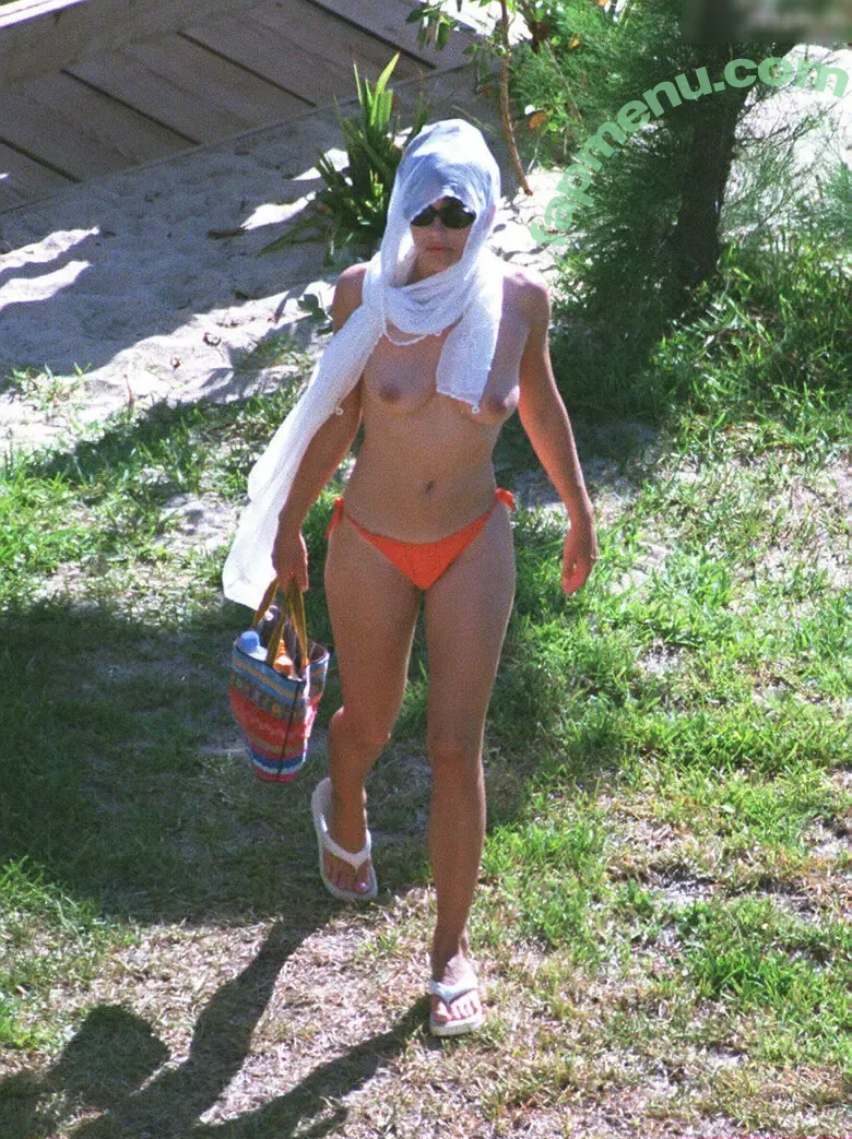 Elizabeth Jane Hurley nude photo #0012 (ElizabethHurley / elizabethhurleybeach)