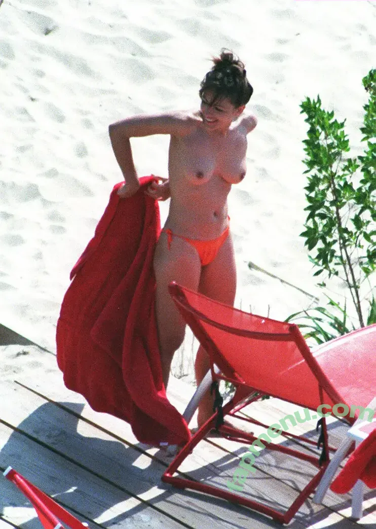 Elizabeth Jane Hurley nude photo #0014 (ElizabethHurley / elizabethhurleybeach)