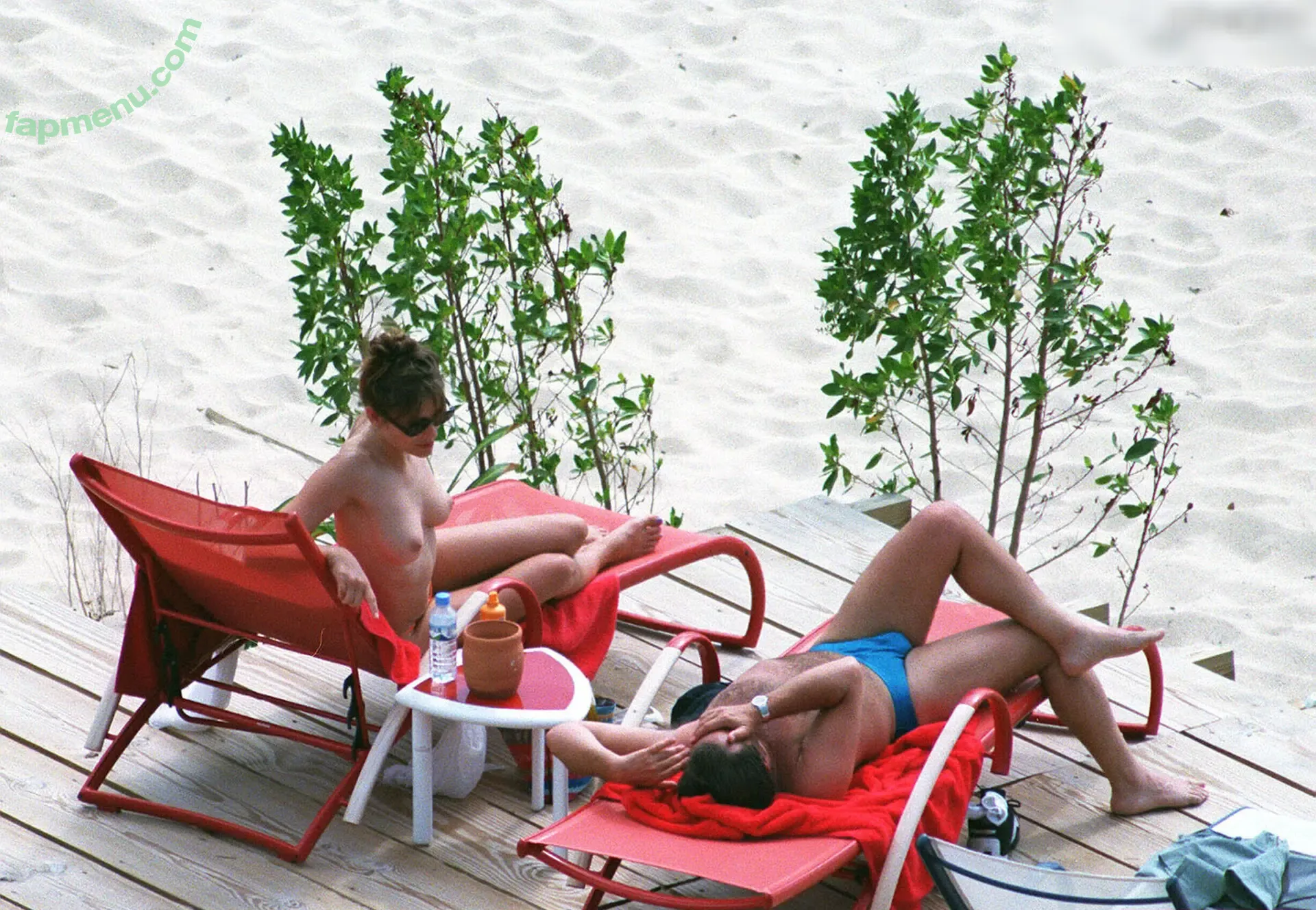 Elizabeth Jane Hurley nude photo #0021 (ElizabethHurley / elizabethhurleybeach)