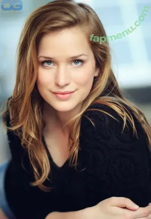 Elizabeth Lail / elizabethlail nude photo #0019