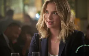 Elizabeth Lail / elizabethlail nude photo #0032