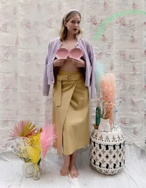 Elizabeth Lail / elizabethdlail / elizabethlail nude photo #0077