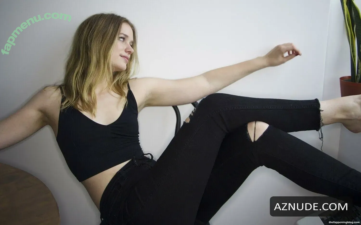 Elizabeth Lail nude photo #0072 (elizabethdlail / elizabethlail)