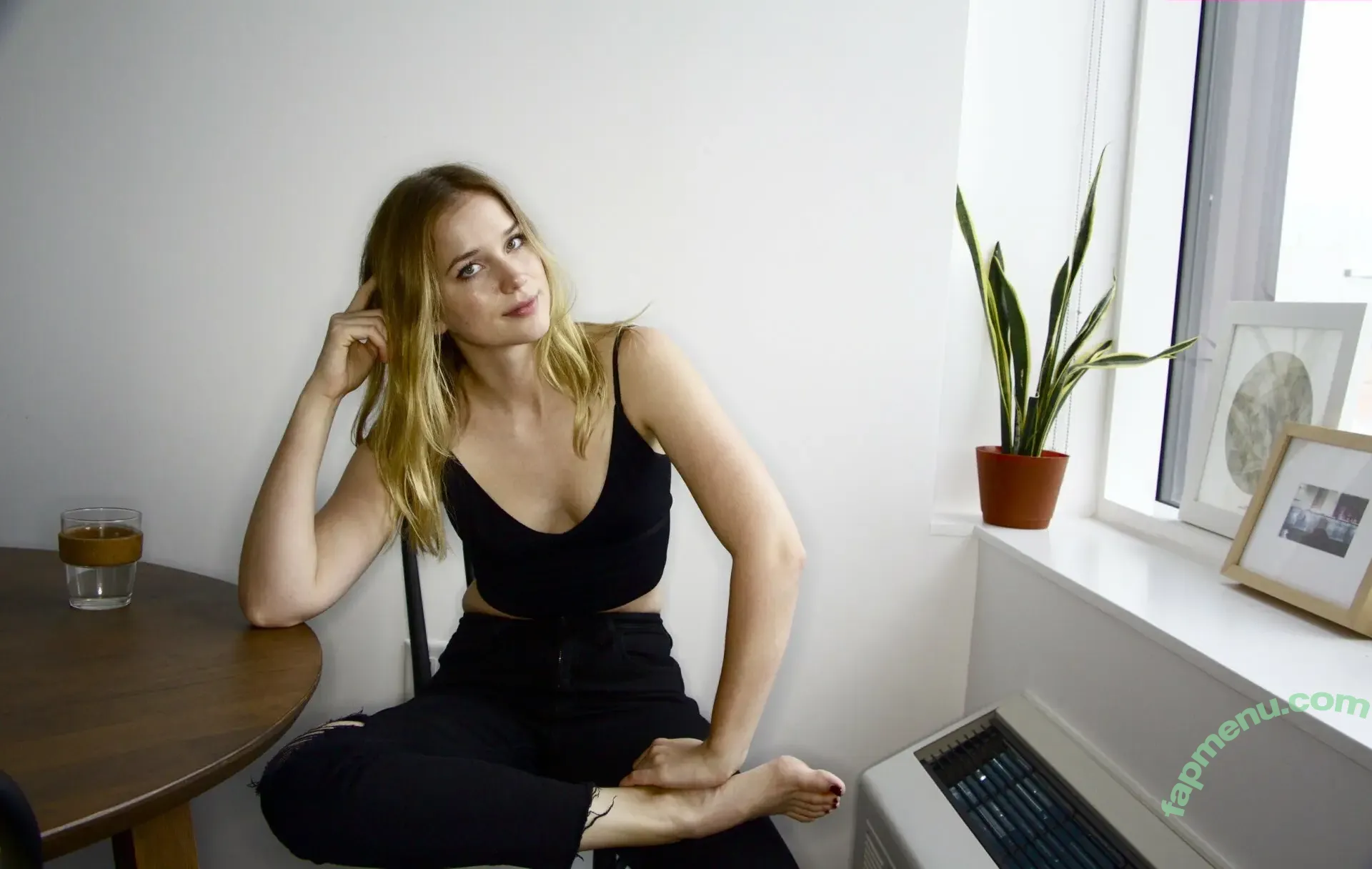 Elizabeth Lail nude photo #0076 (elizabethdlail / elizabethlail)