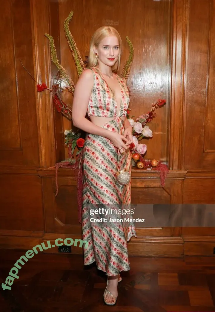 Elizabeth Lail nude photo #0079 (elizabethdlail / elizabethlail)