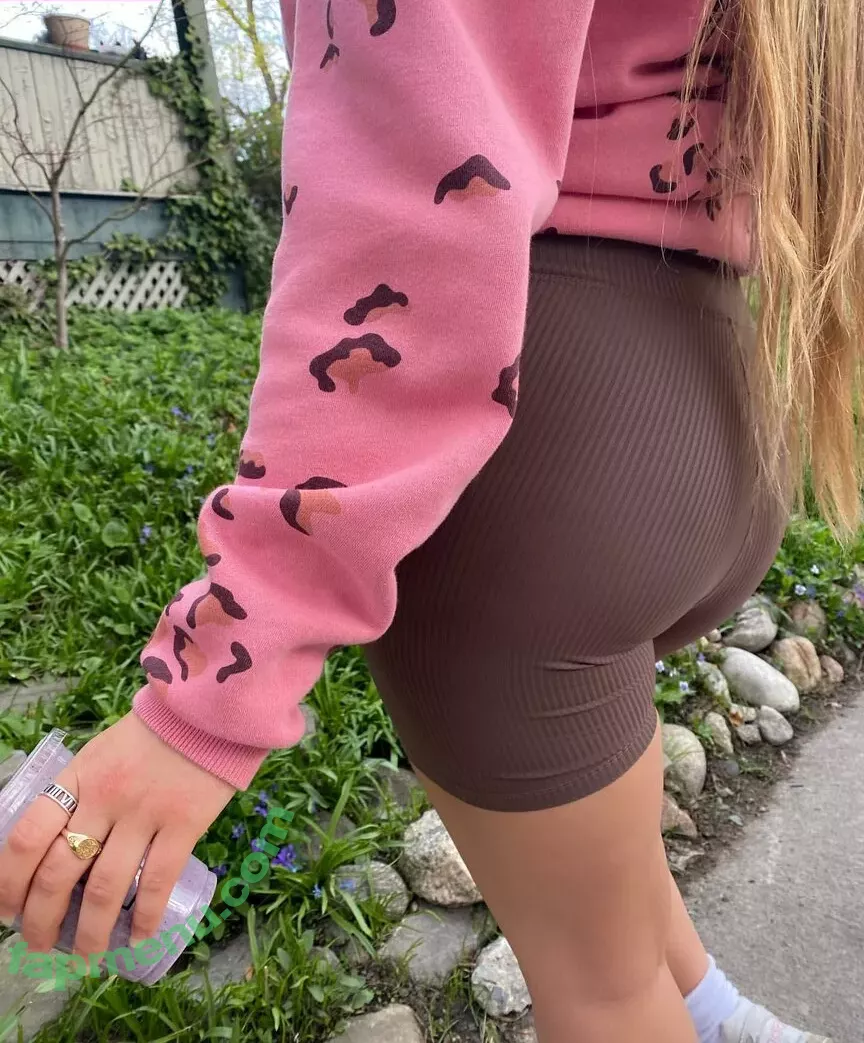 Elizabeth M nude photo #0300 (elizabethkm / elizabethnyk)