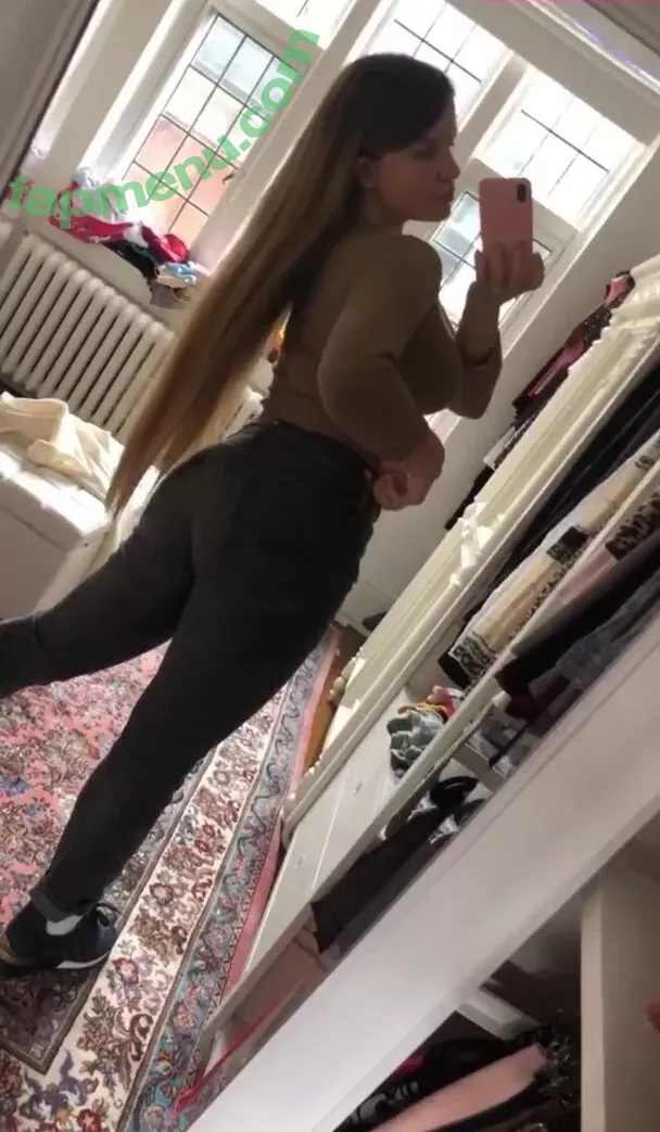 Elizabeth M nude photo #0388 (elizabethkm / elizabethnyk)