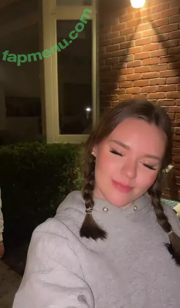 Elizabeth M nude photo #0394 (elizabethkm / elizabethnyk)