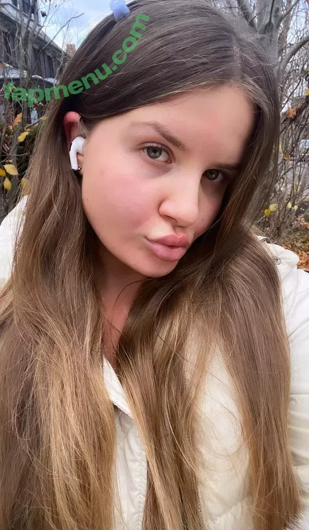 Elizabeth M nude photo #0434 (elizabethkm / elizabethnyk)