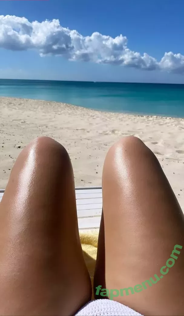 Elizabeth M nude photo #0445 (elizabethkm / elizabethnyk)