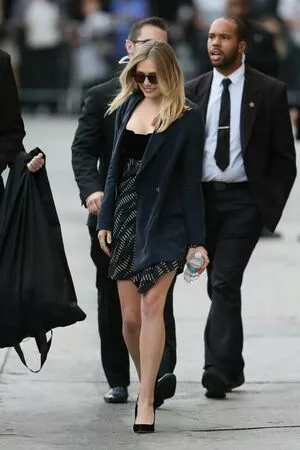 Elizabeth Olsen / elizabetholsendaily / lizabeth_olsen nude photo #1947