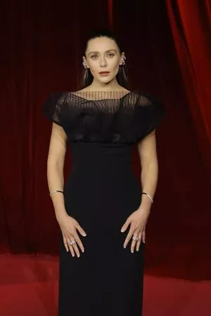 Elizabeth Olsen / elizabetholsendaily / lizabeth_olsen nude photo #1974