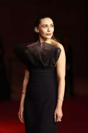 Elizabeth Olsen / elizabetholsendaily / lizabeth_olsen nude photo #1975