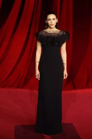 Elizabeth Olsen / elizabetholsendaily / lizabeth_olsen nude photo #1977