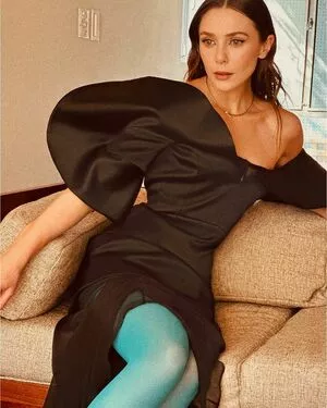 Elizabeth Olsen / elizabetholsendaily / lizabeth_olsen nude photo #1998