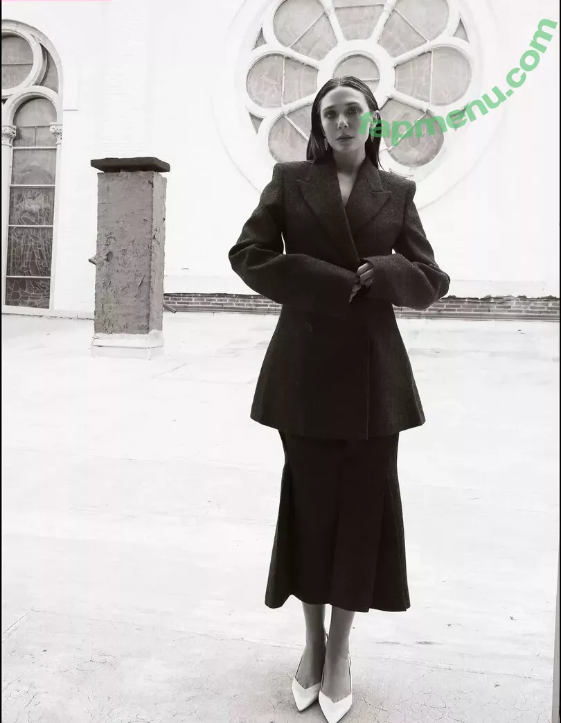 Elizabeth Olsen nude photo #1885 (elizabetholsendaily / lizabeth_olsen)