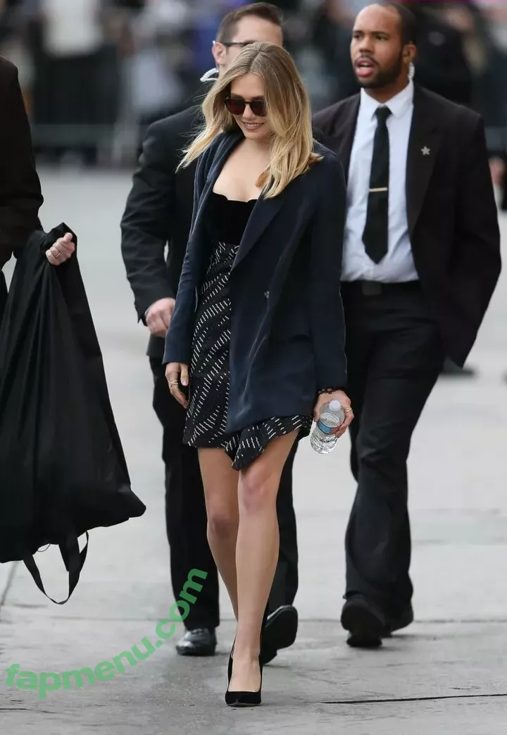 Elizabeth Olsen nude photo #1947 (elizabetholsendaily / lizabeth_olsen)