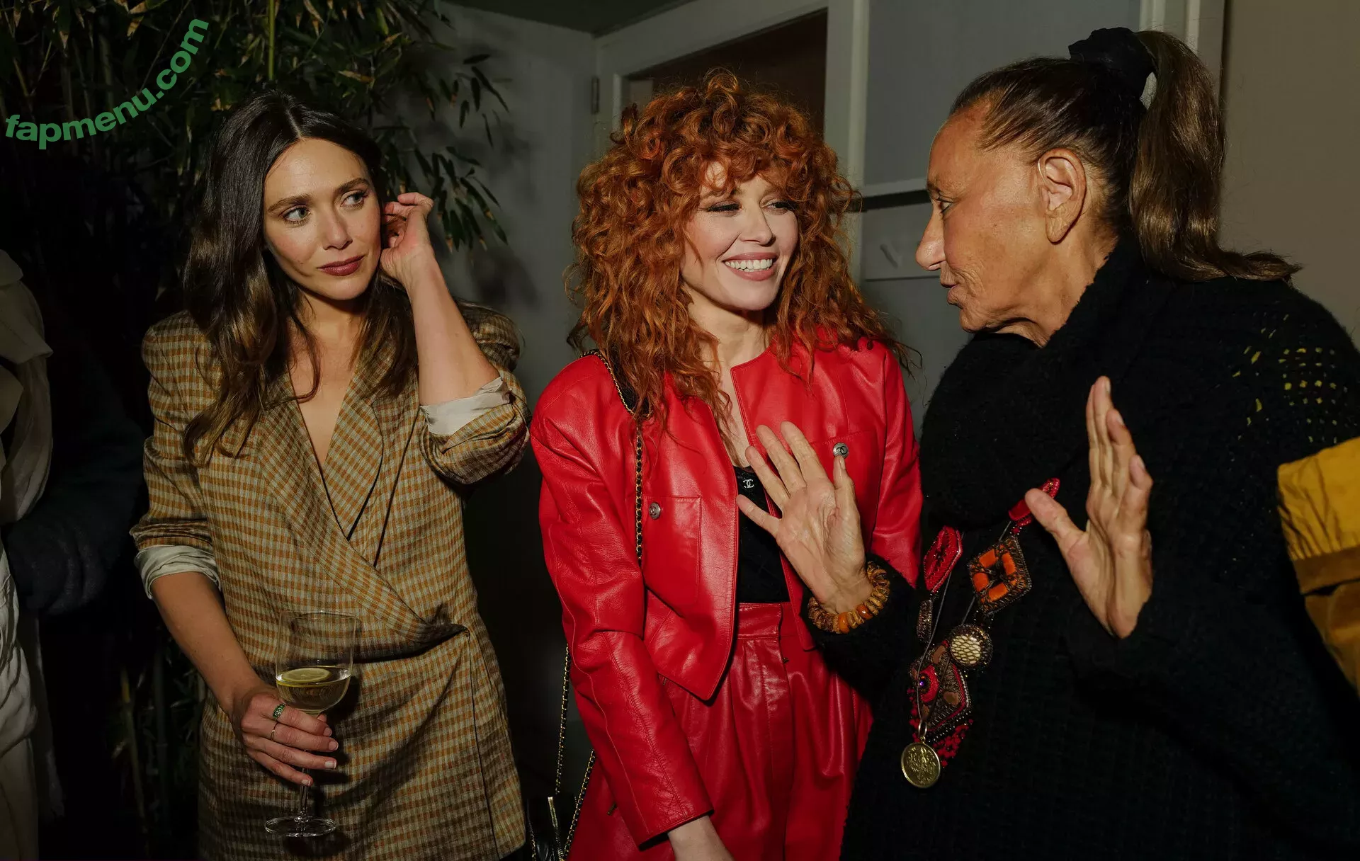 Elizabeth Olsen nude photo #1952 (elizabetholsendaily / lizabeth_olsen)