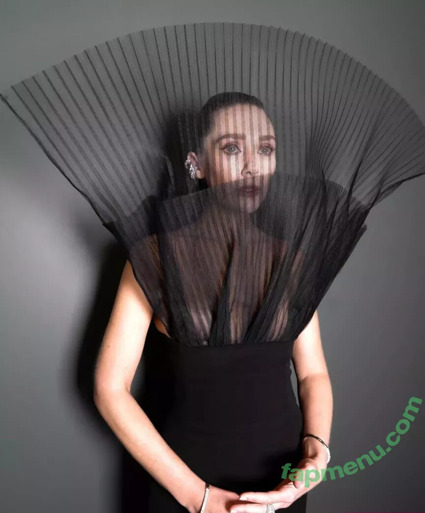 Elizabeth Olsen nude photo #1983 (elizabetholsendaily / lizabeth_olsen)