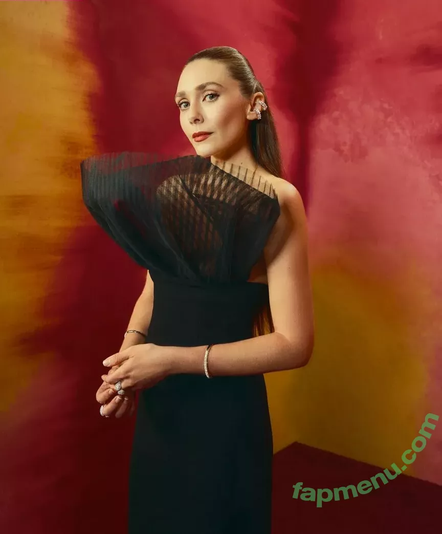 Elizabeth Olsen nude photo #1987 (elizabetholsendaily / lizabeth_olsen)