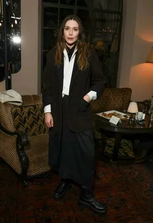 Elizabeth Olsen / elizabetholsendaily / lizabeth_olsen nude photo #2023