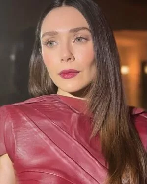 Elizabeth Olsen / elizabetholsendaily / lizabeth_olsen nude photo #2093