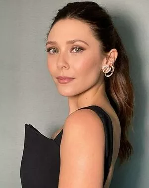 Elizabeth Olsen / elizabetholsendaily / lizabeth_olsen nude photo #2106
