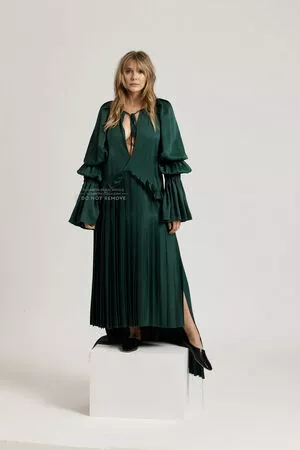 Elizabeth Olsen / elizabetholsendaily / lizabeth_olsen nude photo #2114