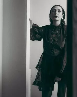 Elizabeth Olsen / elizabetholsendaily / lizabeth_olsen nude photo #2116