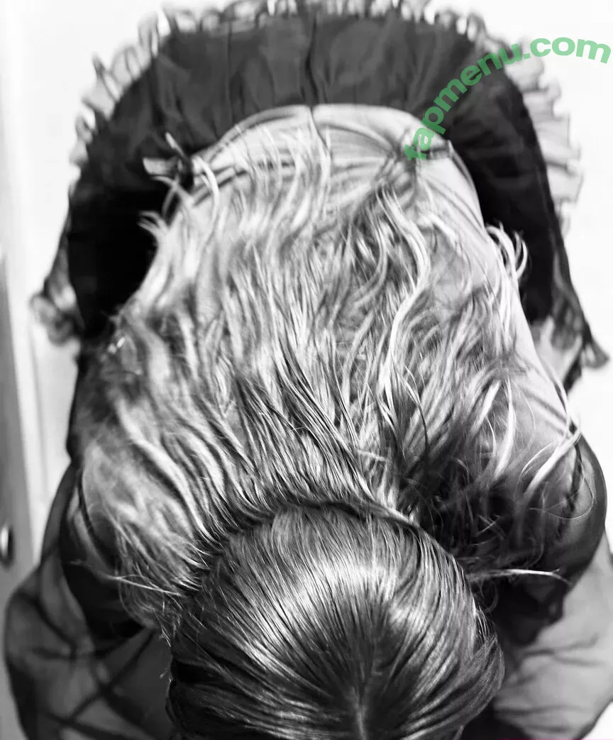 Elizabeth Olsen nude photo #2004 (elizabetholsendaily / lizabeth_olsen)